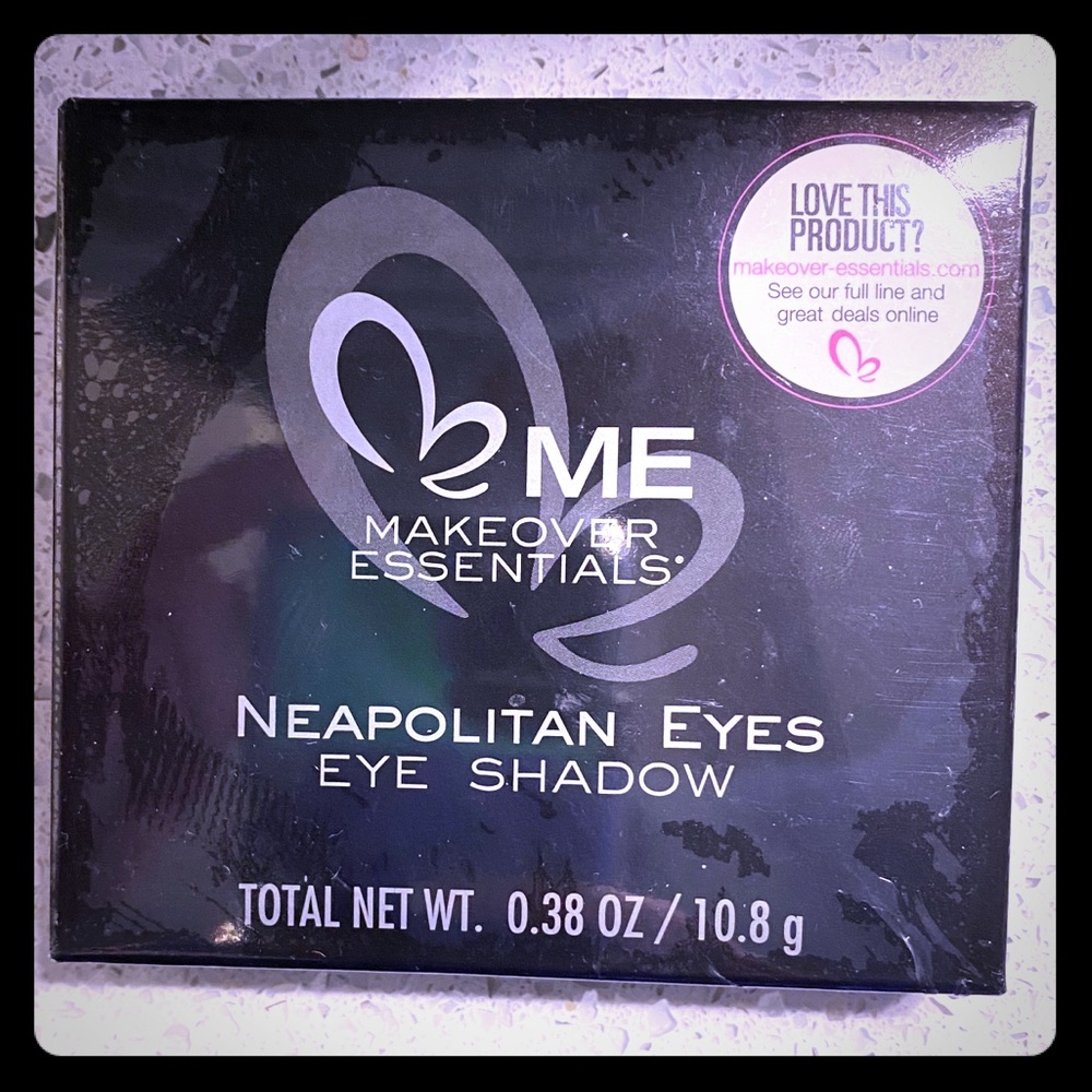 ME Makeover Essentials - Eyeshadow Pallet